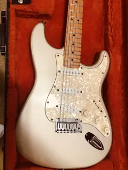 GUITAR BEAUTIFUL SHORELINE