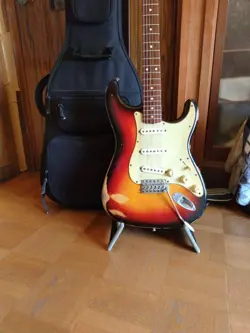 FENDER ROADWORN NO.MG2697