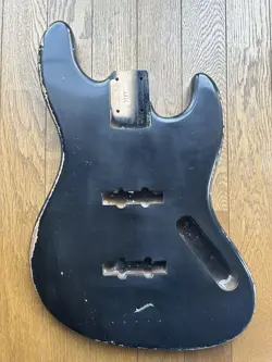 MJT JAZZ BASS BODY FENDER NO.MG2348
