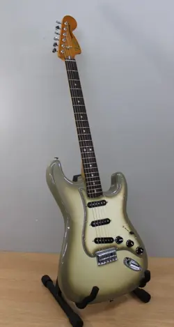 FENDER 70TH ANNIVERSARY VINTERA II STRATOCASTER ANTIGUA ELECTRIC GUITAR