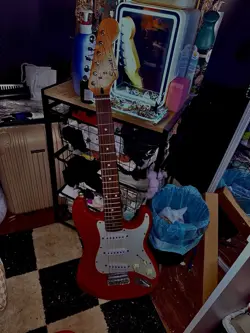 VINTAGE BLACK FENDER SQUIER MINI STRATOCASTER GUITAR NICE!! FREE SHIPPING!!