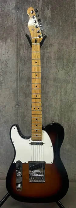 2022 FENDER STANDARD