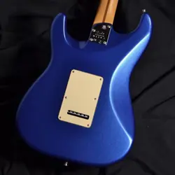 /AMERICAN ULTRA STRATOCASTER