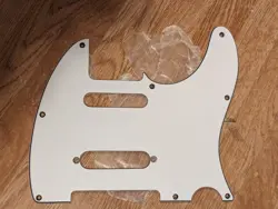 PICKGUARD WITH CENTER
