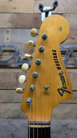 FENDER MUSTANG CUSTOM