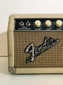 FENDER BASSMAN AMPLIFIER