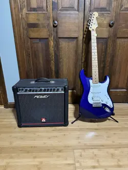 2001 FENDER STRATOCASTER AND PEAVEY ENVOY AMP