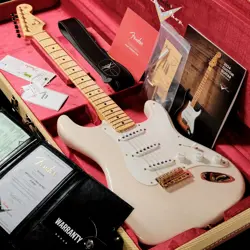 FENDER CUSTOM SHOP / VINTAGE 1957 STRATOCASTER AGED WHITE BLONDE TIME