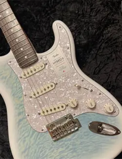 LARIMAR STRATOCASTER