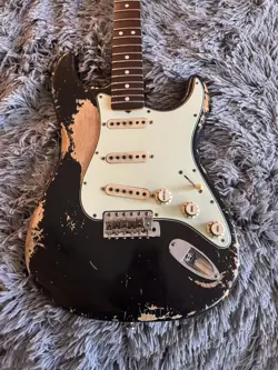 62 STRATOCASTER RELIC