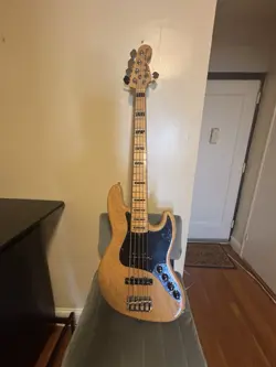 FENDER JAZZ BASS AMERICAN DELUXE 5 STRING