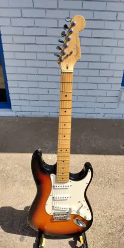 AMERICAN STRATOCASTER W/HSC!