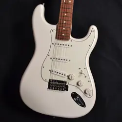 FENDER PLAYER STRATOCASTER PAU FERRO POLAR WHITE W/SOFT CASE USED