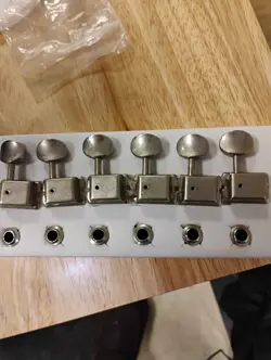 GENUINE FENDER VINTAGE TUNERS