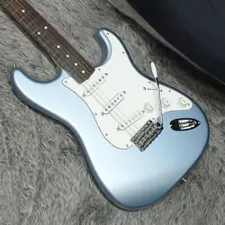 FENDER FSR MADE IN JAPAN TRADITIONAL LATE 60S STRATOCASTER RW ICE BLUE METALLIC