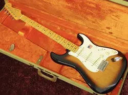 FENDER AMERICAN VINTAGE 1957 STRATOCASTER 2-TONE SUNBURST 2012 ELECTRIC GUITAR