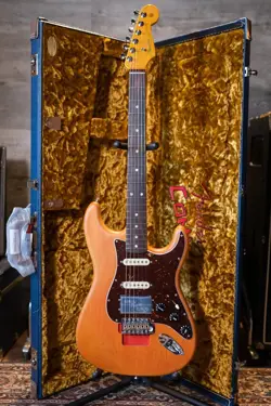 STRATOCASTER COMA RED