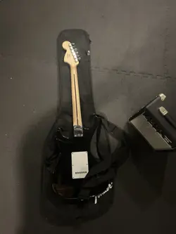 BACK FENDER STARCASTER AND SPEAKER