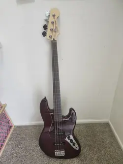 FENDER FRETLESS JAZZ BASS WITH GIG BAG FREE SHIPPING