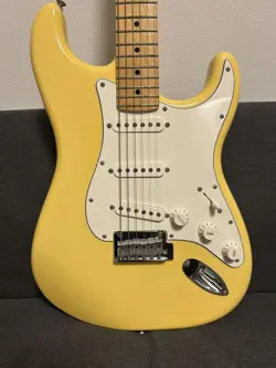 FENDER STRAT PLAYER