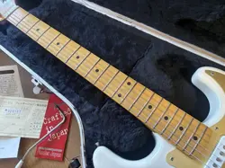 FENDER JAPAN ST57-82TX