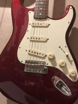 EQUIPPED WITH FENDER JAPAN STRATO 60S TEXAS SPECIAL