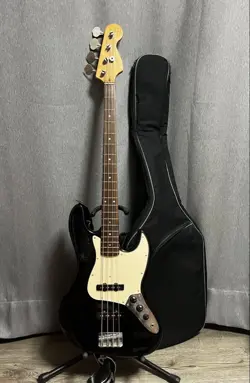 SQUIER BY FENDER JAZZ BASS SET SAFE PACKING!