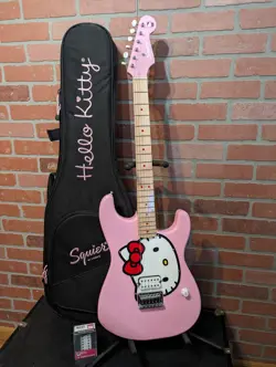 2024 SQUIER BY FENDER LIMITED EDITION HELLO KITTY STRATOCASTER PINK