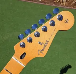 2024 FENDER PLAYER II STRATOCASTER MAPLE NECK WITH TUNERS STRAT MEXICO