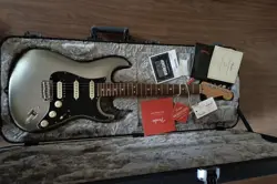 FENDER AMERICAN PROFESSIONAL 2 STRATOCASTER GUITAR 2020