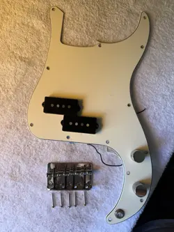 PICKGUARD& BRIDGE