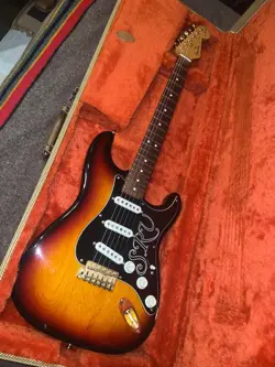 STRATOCASTER 1992 W/