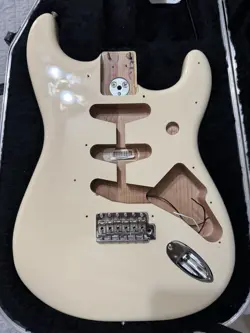 JR STRAT GUITAR