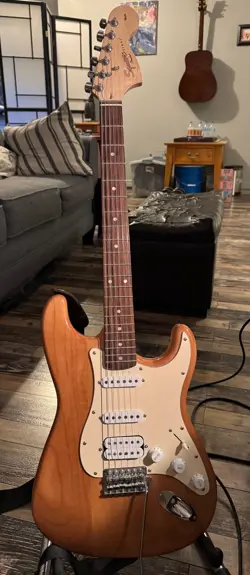 SQUIRE STRAT