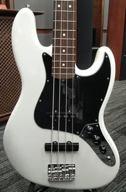 FENDER AMERICAN PERFORMER JAZZ BASS USED ALDER BODY MAPLE NECK W/GIG CASE