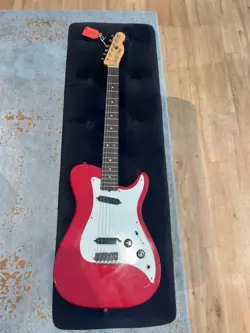 FENDER BULLET RED USA 1981