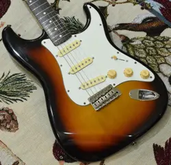 SQUIER FENDER JAPAN E SERIAL SST-30 1987