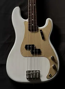 FENDER MADE IN JAPAN HERITAGE PRECISION BASS