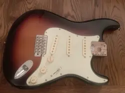 FENDER VINTERA II 60S STRATOCASTER LOADED BODY 3T SUNBURST