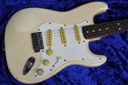 FENDER MEXICO STRATCASTER SQUIER SERIES 1994 USED MAPLE NECK WHITE W/SOFT CASE