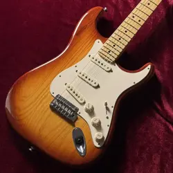 FENDER AMERICAN PROFESSIONAL STRATOCASTER ELECTRIC GUITAR