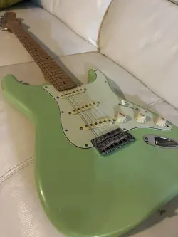 EDITION FENDER STRATOCASTER
