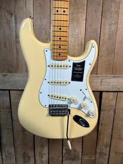 FENDER VINTERA II '70S STRATOCASTER ELECTRIC GUITAR - VINTAGE WHITE