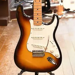 FENDER JAPAN ST-362 USED BASSWOOD BODY MAPLE NECK MAPLE FINGERBOARD W/SOFT CASE