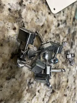 VINTAGE TUNERS FROM FENDER SQUIRE VINTAGE MODIFIED GUITAR EXCELLENT CONDITION