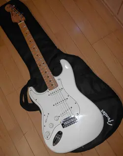 ELECTRIC GUITAR FENDER MEXICO PLAYER SERIES 75TH ANNIVERSARY STRATOCASTER WHITE