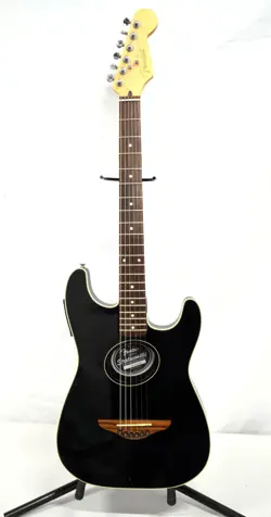 FENDER STRATACOUSTIC 6-STRING