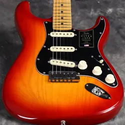 LUXE STRATOCASTER MAPLE