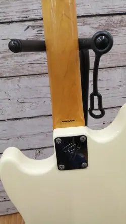 MG-66 ELECTRIC GUITAR