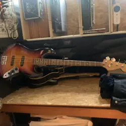FENDER JAZZ BASS ELECTRIC BASS SOFT CASE INCLUDED